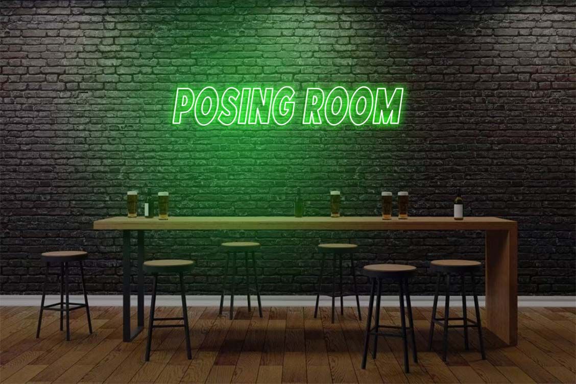 "Posing Room" Maximize Gym